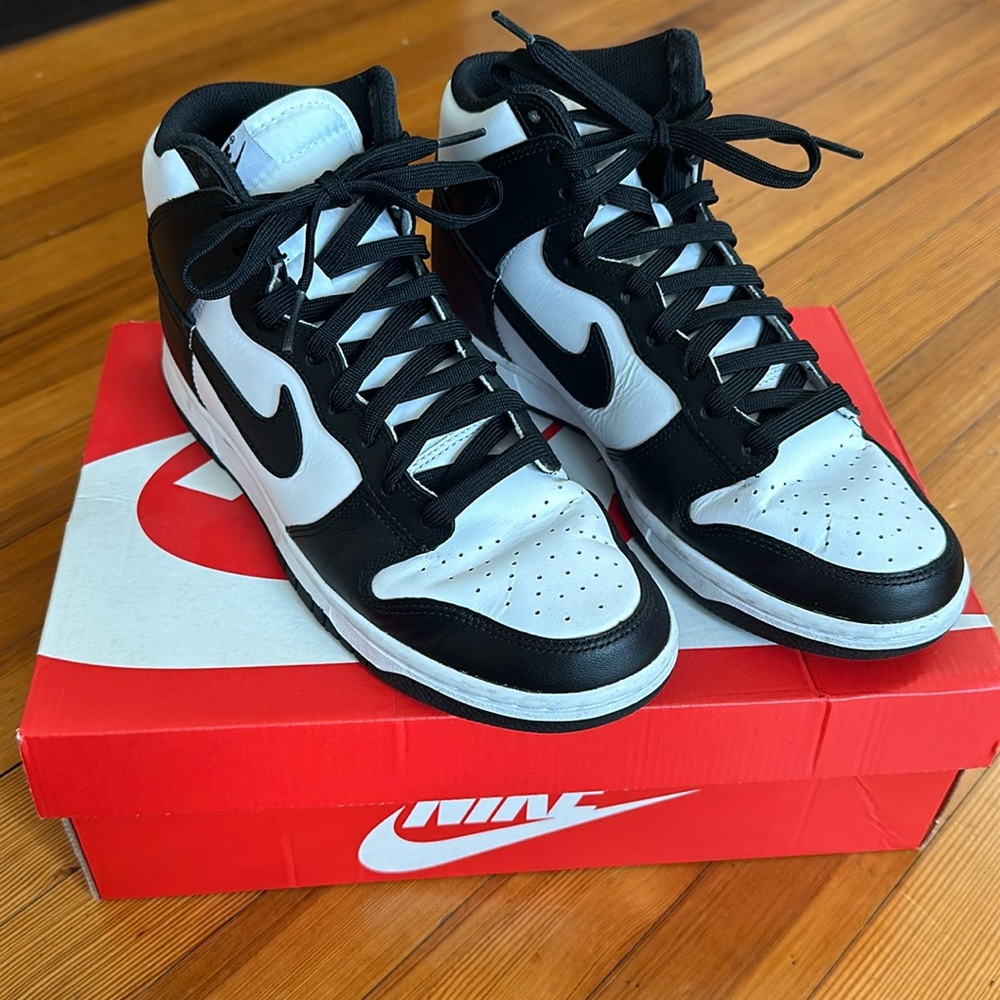 Nike Panda Dunks